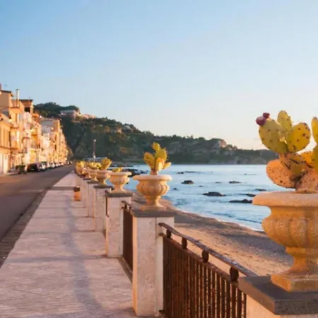 Baia Degli Dei Bilo Close To Taormina And Trilo Close To Taormina- Happy * Giardini Naxos